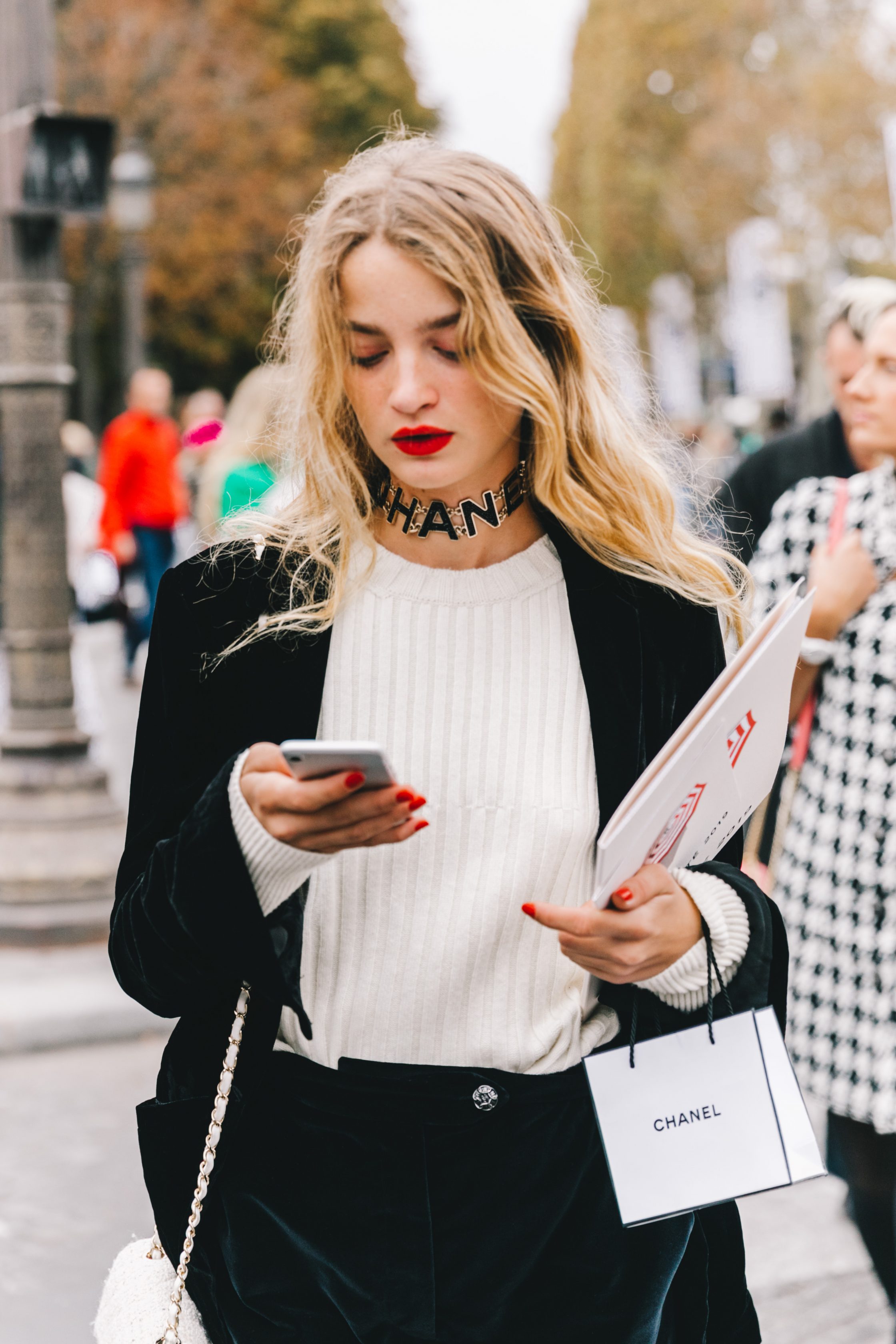 Street Style at Paris Fashion Week 19 by Collage Vintage