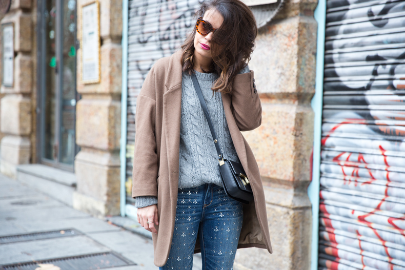 Embroidered_Jeans-Abercrombie-Knitwear-Camel_Coat-Street_Style-Outfit-16