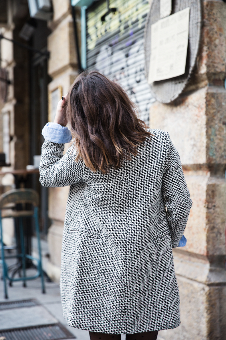 Suede_Skirt-Black_And_White_Coat-Street_Style-Outfits-Collage_Vintage-Plumetti-Wolford-8