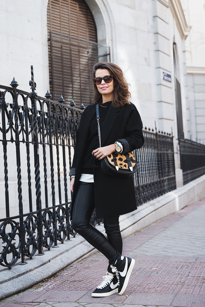 Black_Outfit-Sneakers-Nike-Leopard_Bag-SuShi_Bags-Outfit-Street_Style-Collage_Vintage-20