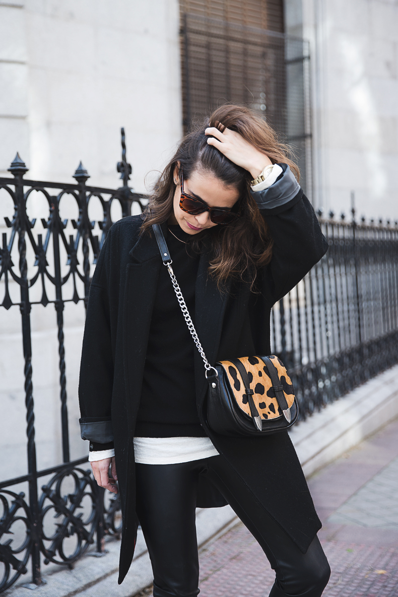 Black_Outfit-Sneakers-Nike-Leopard_Bag-SuShi_Bags-Outfit-Street_Style-Collage_Vintage-3