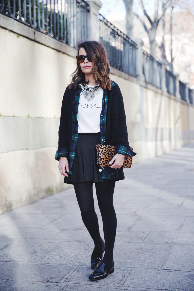 Leopard_Clutch-Clare_Vivier-Mixing_Prints-Outfit-Street_Style-30