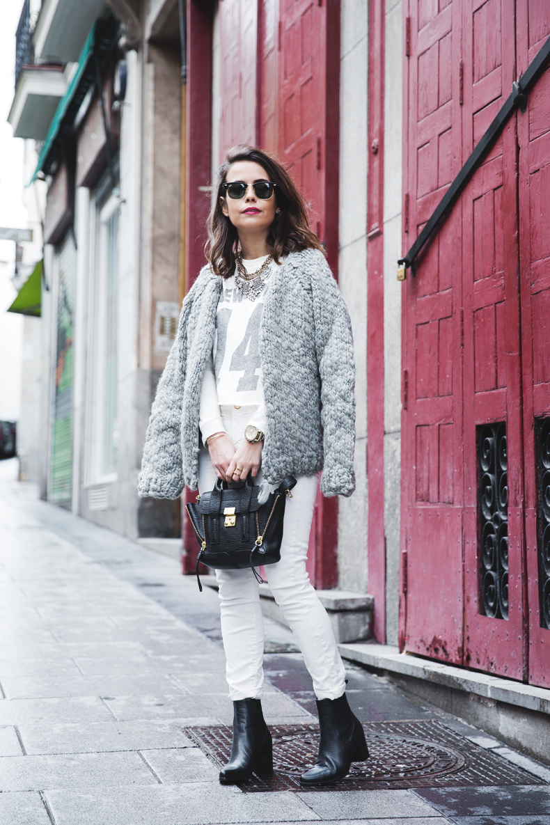 Cozy_Cardigan-Girissima-White_Outfit-Winter-Street_Style-Collage_Vintage-9