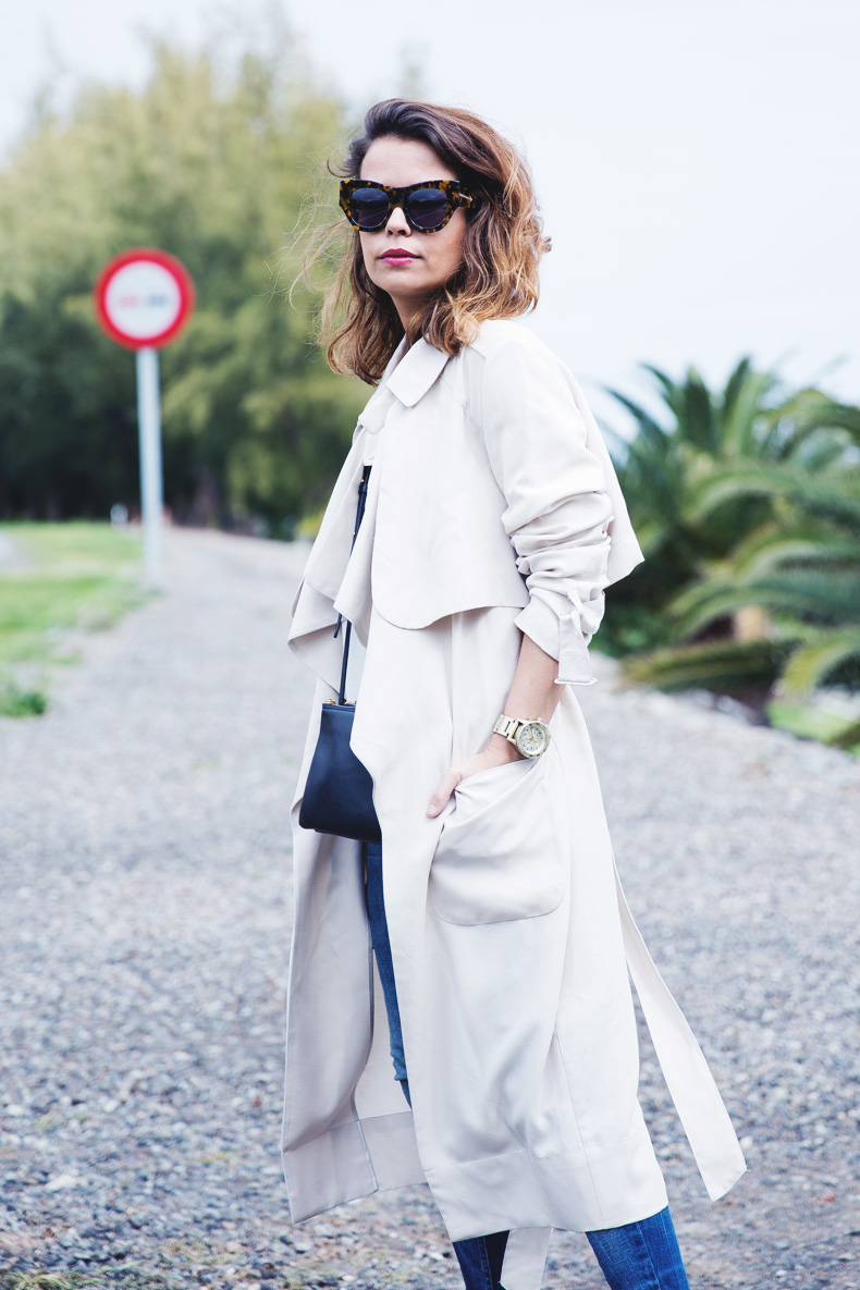 Trench-Ripped_Jeans-Red_Shoes-Celine_trio_Bag-street_Style-outfit-9