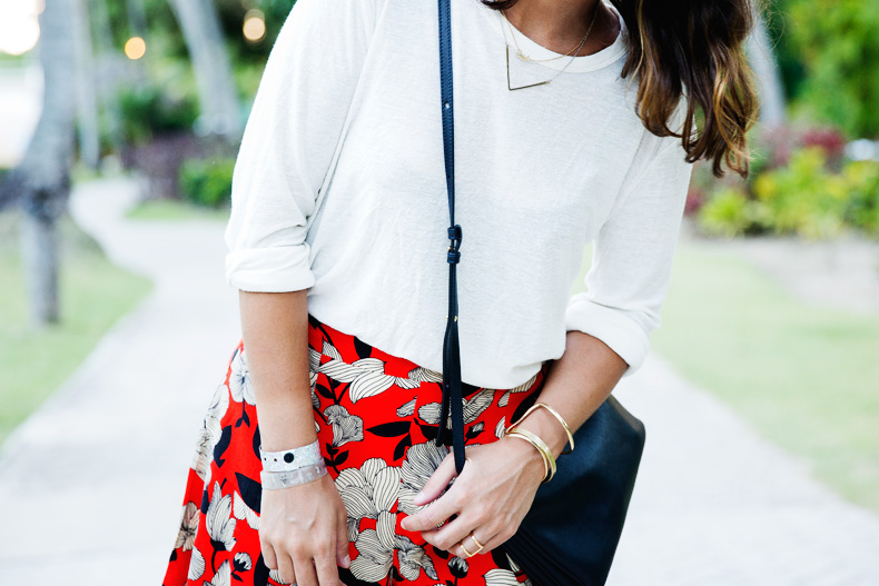 Floral_Short-Asos-Denim_Jacket-Sandals-Outfit-Street_Style-Karen_Walker-35