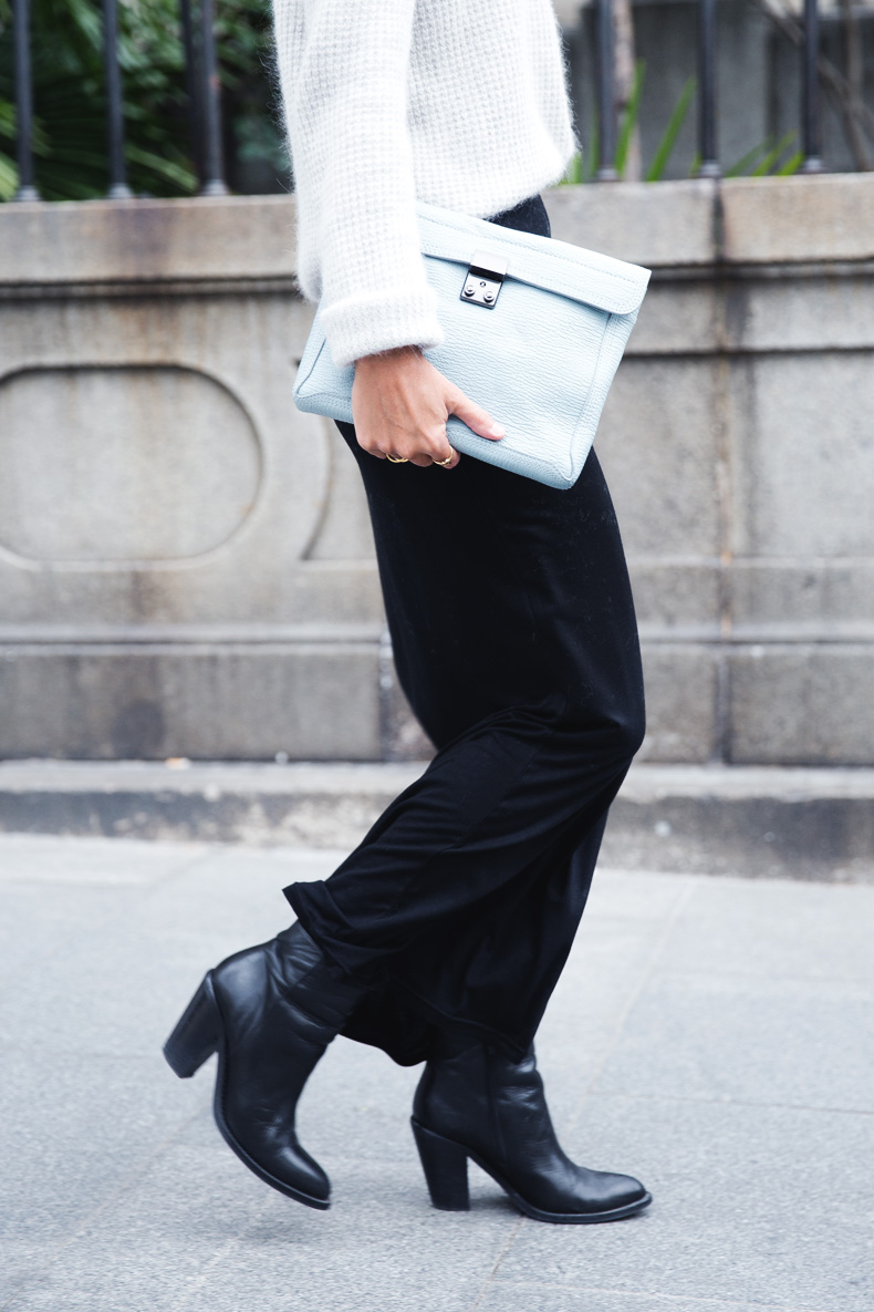 Light_Blue_Clutch-Long_Skirt-Biker_Jacket-Pastel_Trend-Braid-Street_Style-Outfit-31