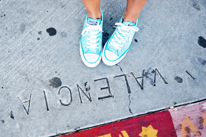 San_Franciso-Levis_Skirt-Vintage-Baseball_Jacket-Varsity-Bershka-Stripes-Converse-22