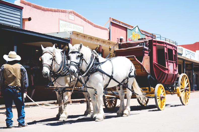 TOMBSTONE-Arizona-Trip-Road-Collage_Vintage-Levis-Floral_Kimono-Outfit-Street_Style-TOMBSTONE-Arizona-Trip-Road-Collage_Vintage-Levis-Floral_Kimono-Outfit-Street_Style-9