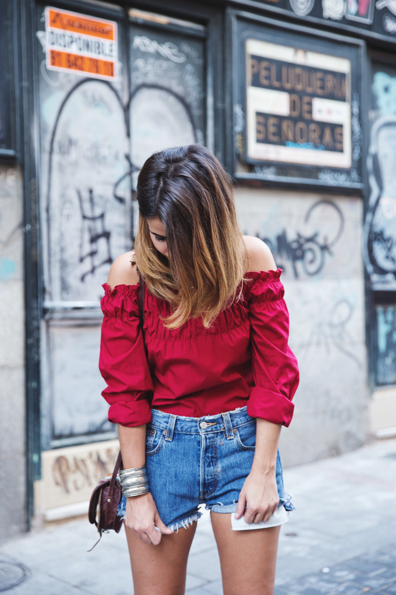 RED-Denim-Levis-Outfit-Street_Style-Dove-11