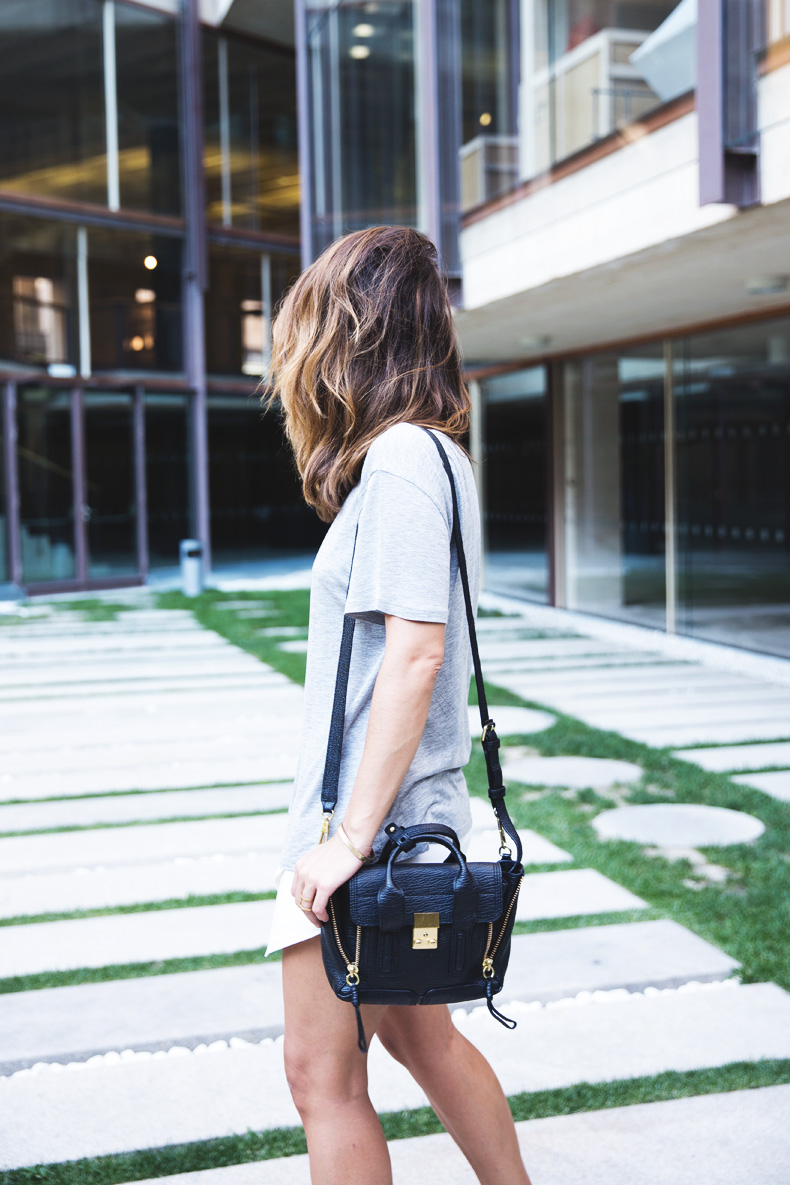 White_Skort-Black_Sandals_Boots-Outfit-Street_Style-10