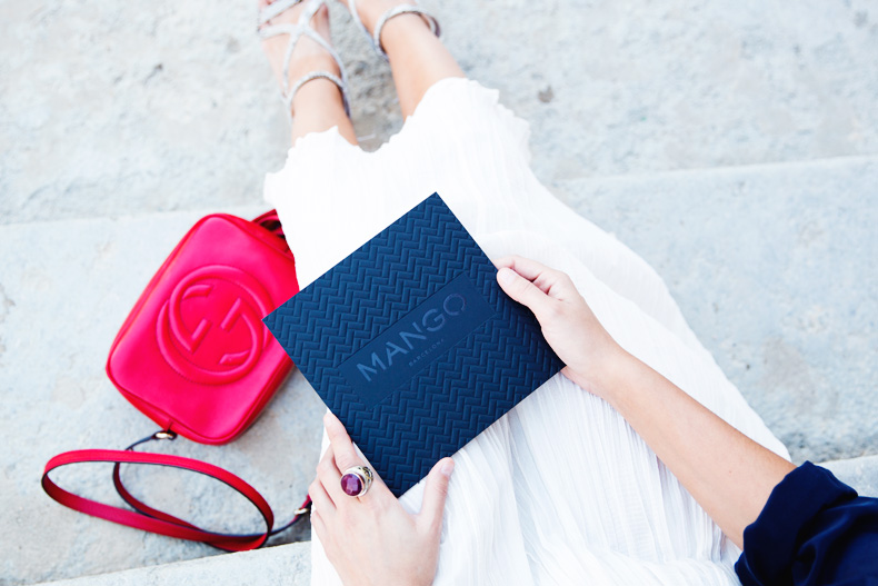 Mango_080_Barcelona-Midi_Skirt-Blue-Gucci-Snake_Sandals-Outfit-Street_Style-22