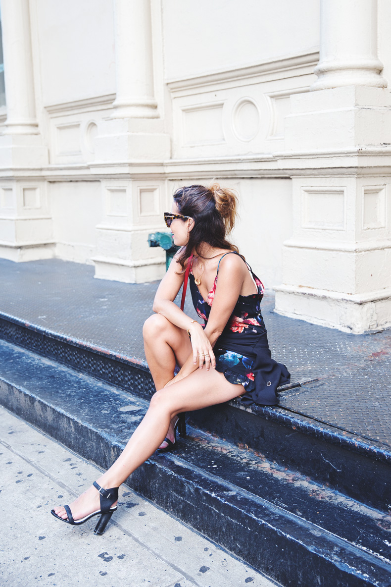 Blazer-Floral_Jumpsuit-Purificacion_Garcia-Gucci_Disco_Bag-Senso_Sandals-Outfit_Street_Style-NYFW-12