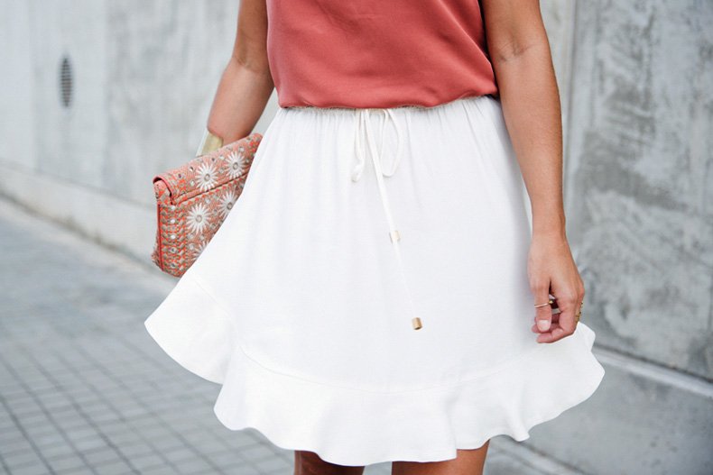 Madrid_Fashion-Week-Juan_Vidal-Priceless-Backless_Top-White_Skirt-Lace_Up_Sandals-Outfit-Street_Style-38