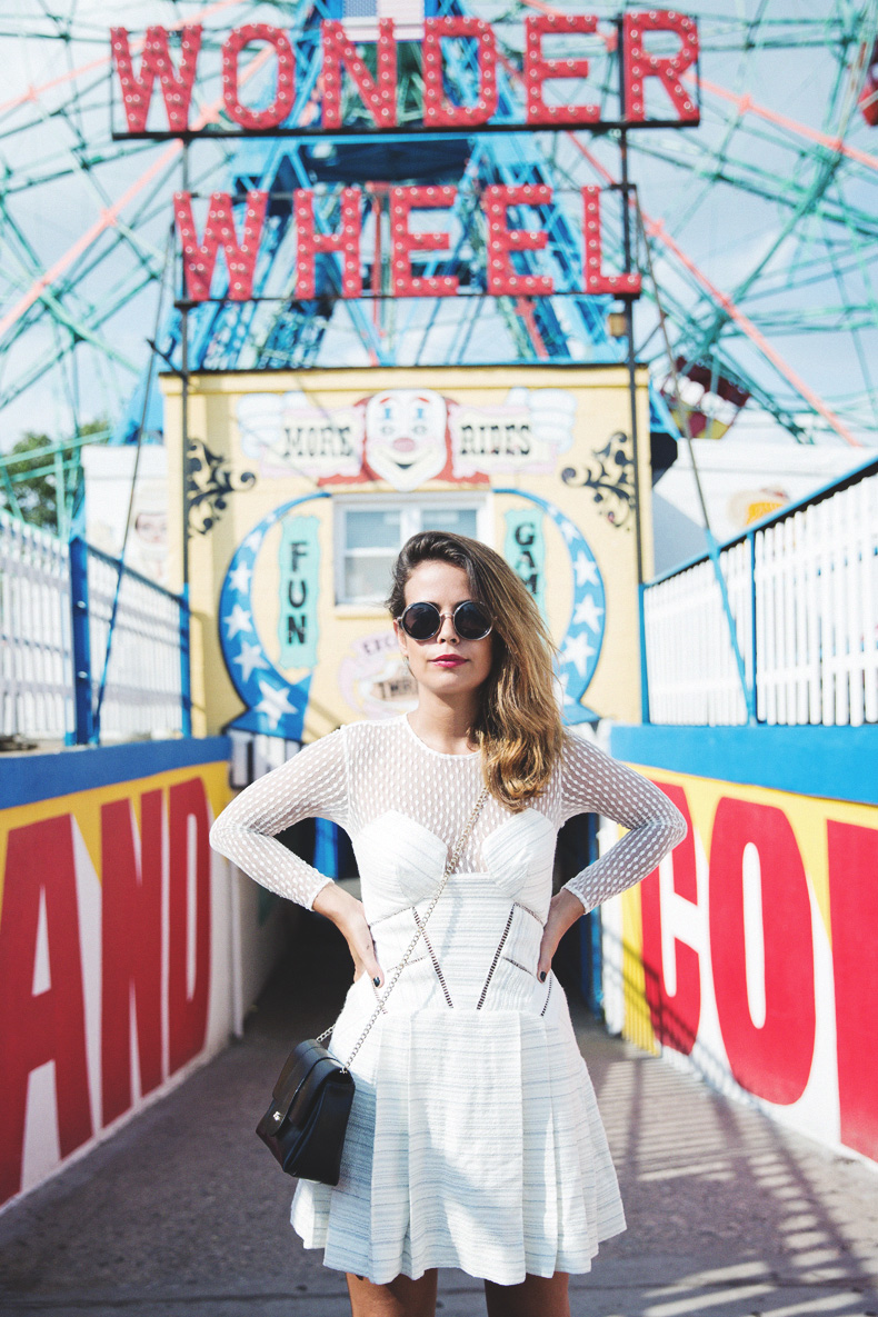 Wonder_Wheel-Coney_Island--White_Dress-Outfit-Styligion-Self_Portrait-14