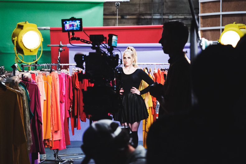 Meghan_Trainor-Your_Lips_Are_Movin-Music_Video-Making_Off-101