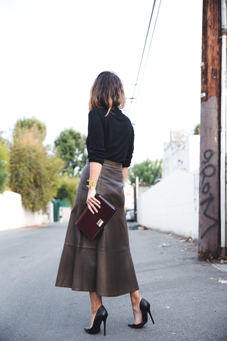 Zipper_Leather_Skirt-Khaki_Trend_-Outfit-Street_Style-3