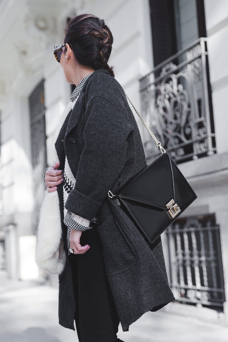 Faux_Fur_Scarf-Miandco_Coat-Plaid_Shirt-Layers-Chained_Boots-Outfits-Street_Style-French_Braid-11