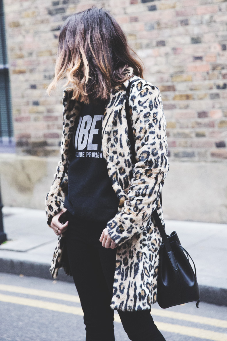 London_Rimmel-Leopard_Coat-Pepe_Jeans-Black-Obey_Sweatshirt-Chained_Boots-Outfit-Street_Style-1