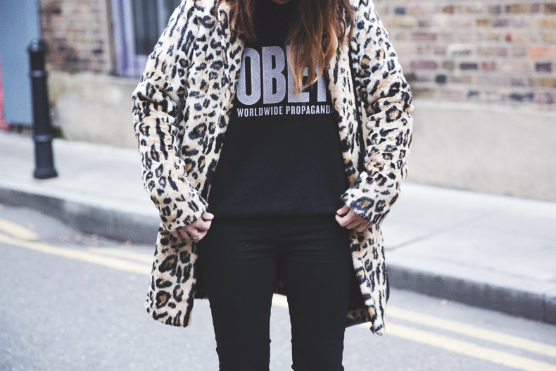 London_Rimmel-Leopard_Coat-Pepe_Jeans-Black-Obey_Sweatshirt-Chained_Boots-Outfit-Street_Style-35