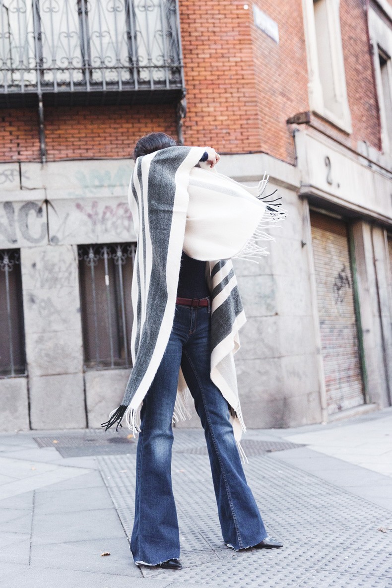 Stripe_Cape_Asos-Flare_Jeans-Outfit-Street_Style-38