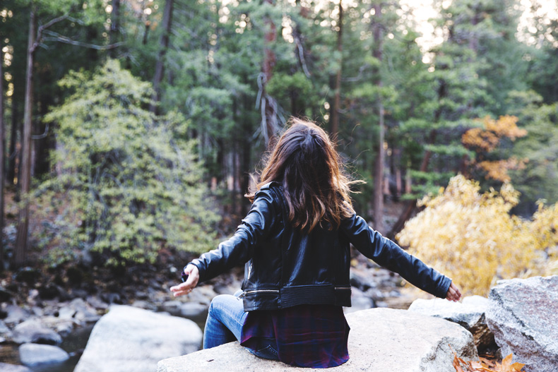 Yosemite-Jeans-Biker_Jacket-Converse-Outfit-Casual_Look-35