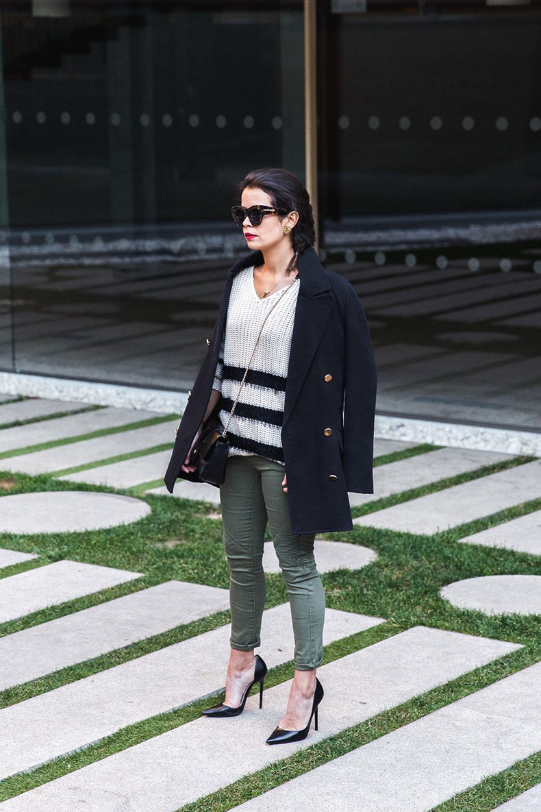 Jennyfer-Khaki_Jeans-Striped_Dress-Blue_Coat-Purificacion_Garcia_Bag-Outfit-Street_Style-11