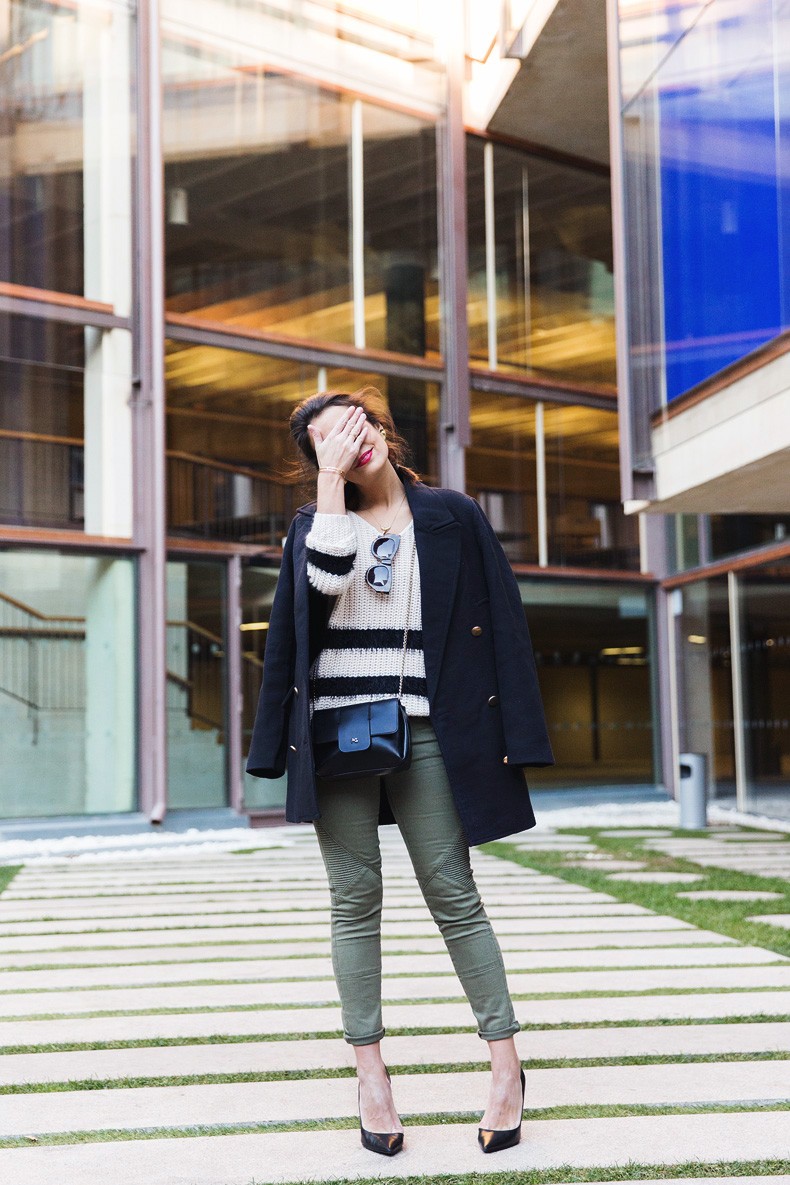 Jennyfer-Khaki_Jeans-Striped_Dress-Blue_Coat-Purificacion_Garcia_Bag-Outfit-Street_Style-