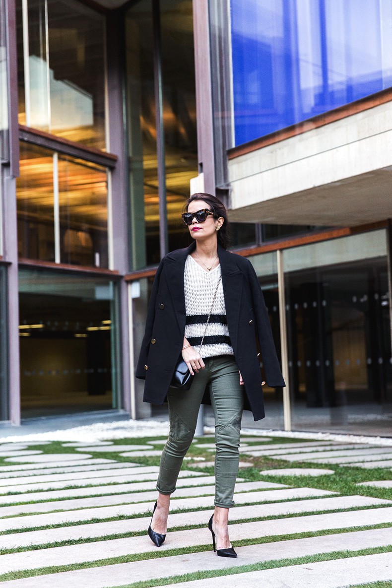 Jennyfer-Khaki_Jeans-Striped_Dress-Blue_Coat-Purificacion_Garcia_Bag-Outfit-Street_Style-17