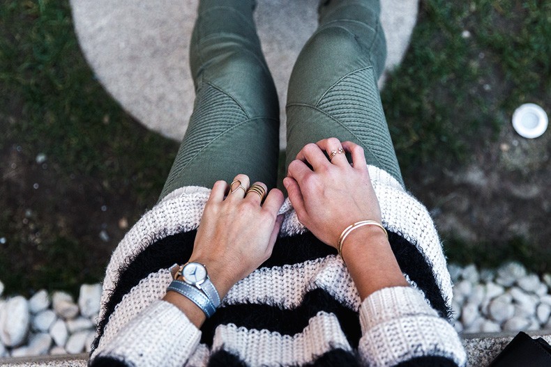 Jennyfer-Khaki_Jeans-Striped_Dress-Blue_Coat-Purificacion_Garcia_Bag-Outfit-Street_Style-42