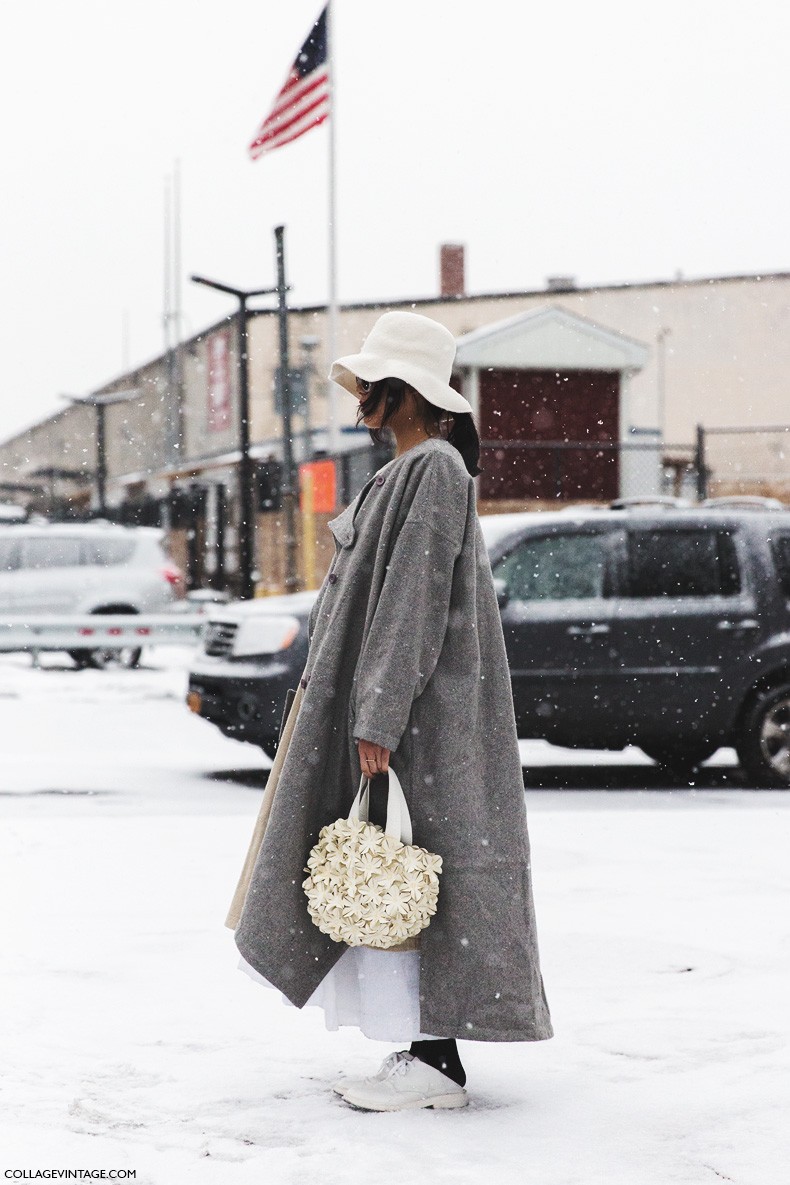 New_York_Fashion_Week-Fall_Winter_2015-Street_Style-NYFW-Grey_Coat-White_Outfit-