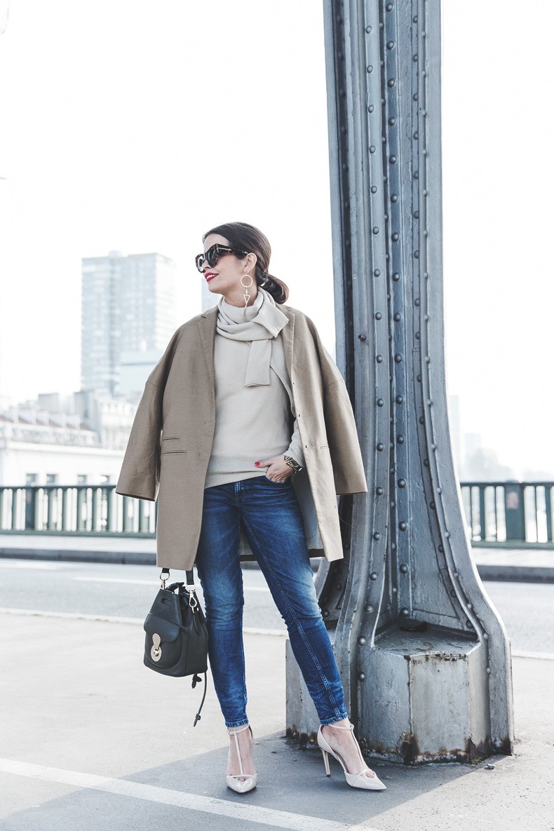 PFW-Paris_Fashion_Week-Benetton-Camel_Coat-Sweater_Scarf-Jeans-Ralph_Lauren_Bag-Street_Style-Outfit-19