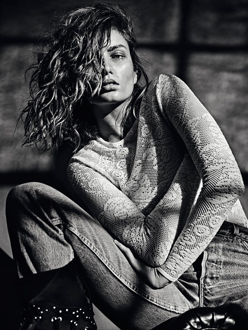 Editorial-Andreea_diaconu-vogue_paris_March_15-5