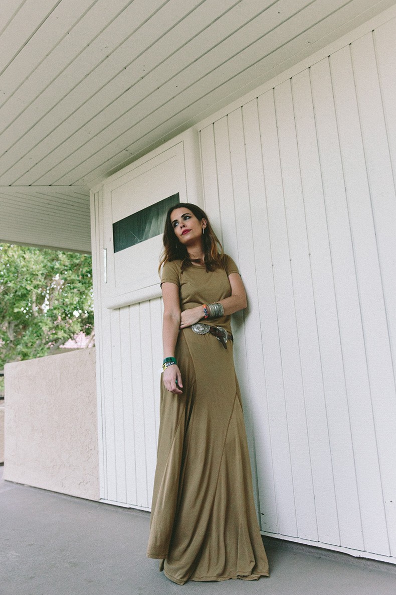 Coachella_2015-Music_Festival-Khaki_Maxi_Dress-Polo_Ralph_Lauren-Cowboy_Belt-Outfit-Street_Style-Festival_Look-32