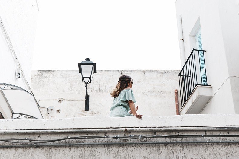 Polignano_A_Mare-Guerlain-Beauty_Road_Trip-Long_Dress-Chole_Bag-Outfit-Street_Style-Italy-23