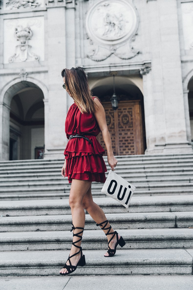 Red_outfit-Ruffle_Skirt-Chicwish-Lace_Up_Sandals-Etnia_Barcelona-Street_Style-Oui_Clare_Vivier-10