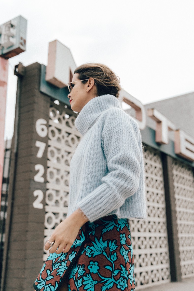 Floral_Skirt-Blue_Knit-Light_Blue-Chanel_Shoes-Chanel_Bag-Outfit-LA-16