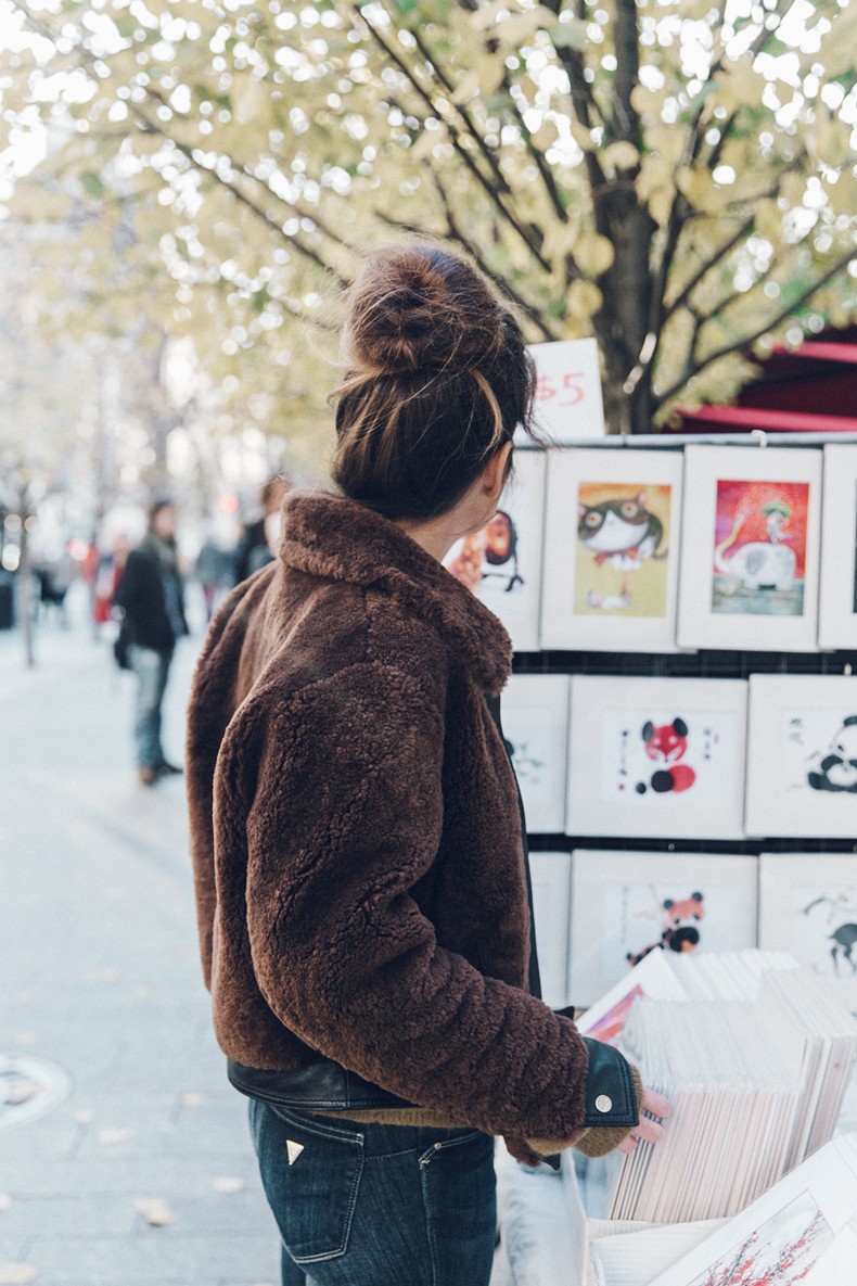 Museum_Mile-Faux_Fur_Jacket-Guess_Jeans-Sneakers-Outfit-Street_Style-NY_New_York-12