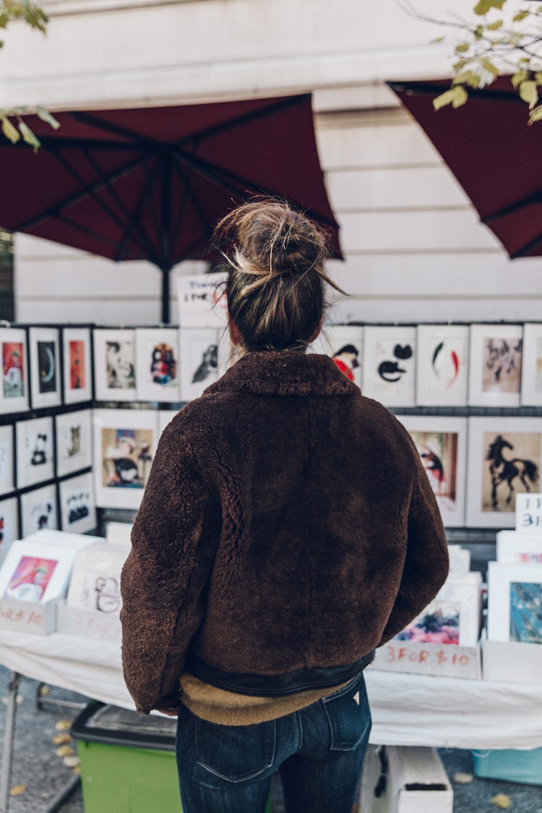 Museum_Mile-Faux_Fur_Jacket-Guess_Jeans-Sneakers-Outfit-Street_Style-NY_New_York-8