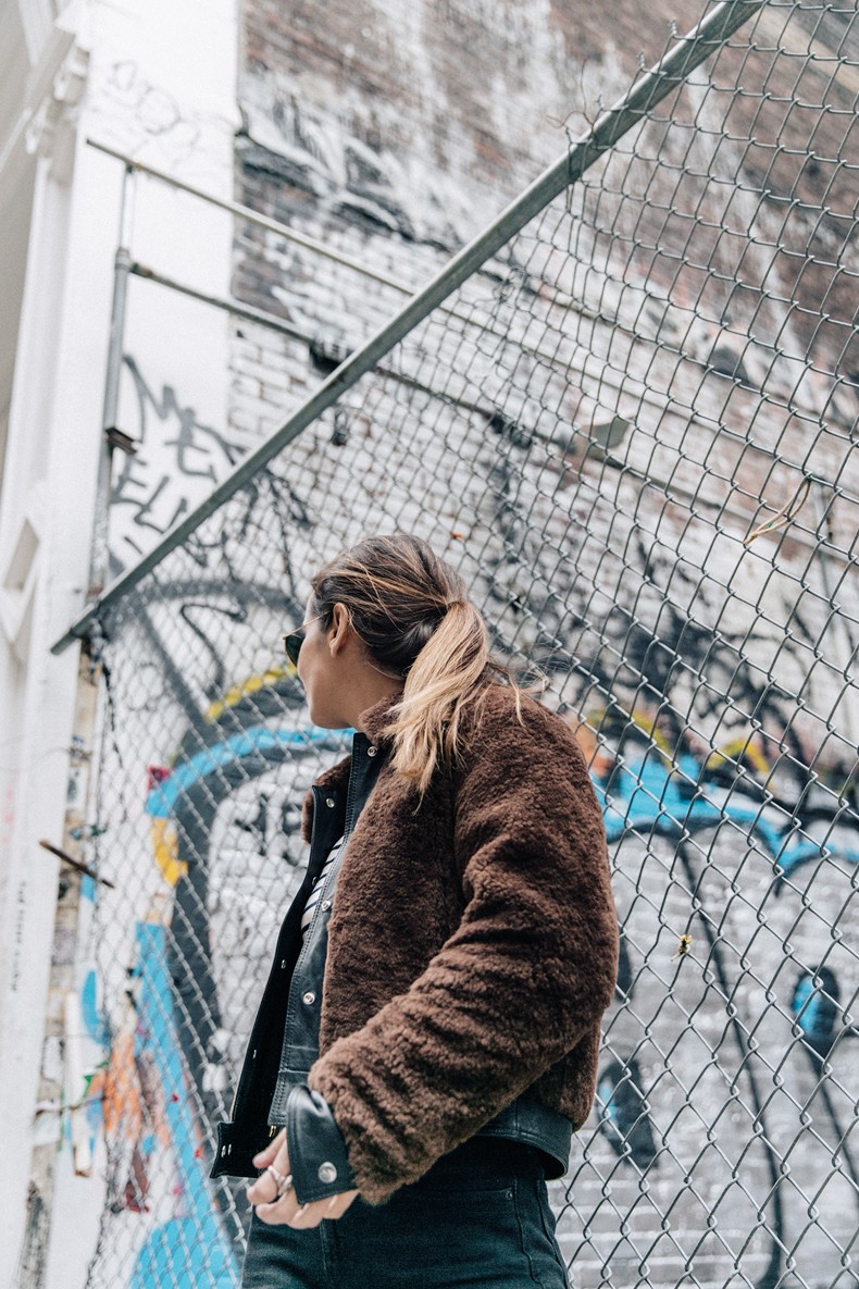 Soho-NY-Faux_Fur_Jacket-Sandro-Levis-Ladies_in_Levis-Outfit-Striped-Top-Outfit-Street_Style-45