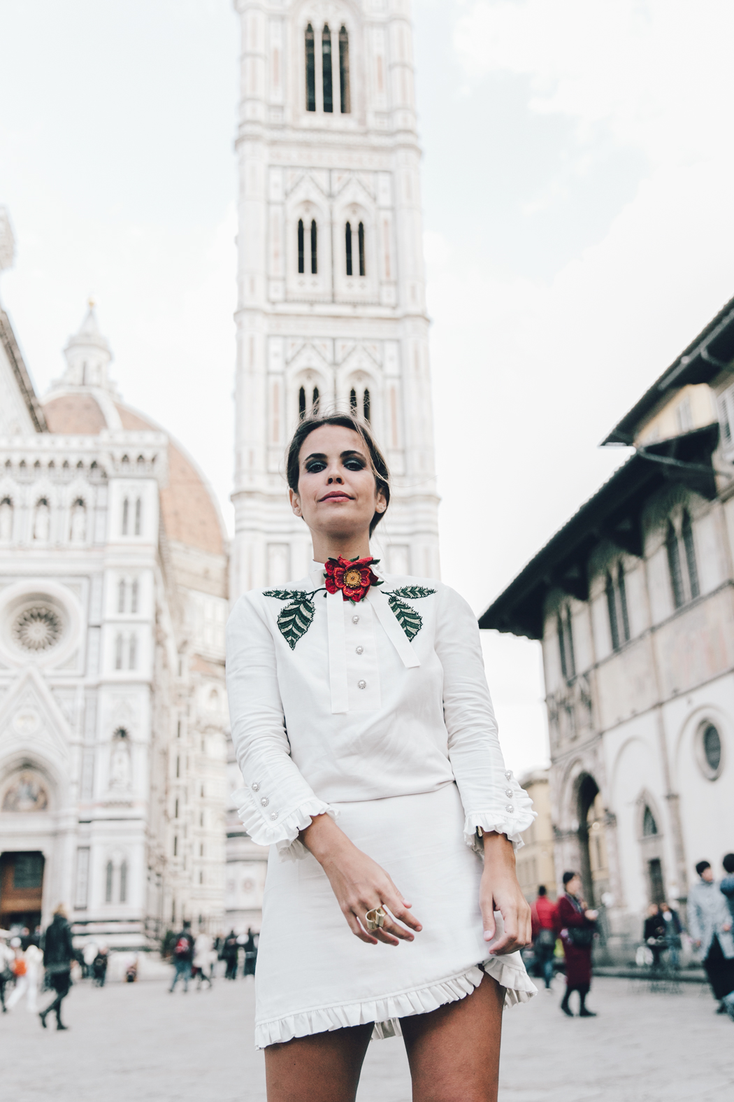 Firenze4Ever-Luisa_VIa_Roma-Gucci_White_Dress-Gucci_Gold_Sandals-Outfit-Florence-Street_Style-52