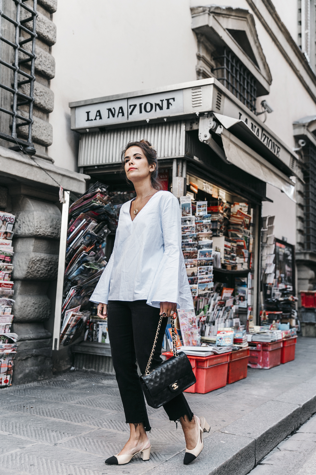 Florence-Collage_On_The_Road-Black_Jeans-Chanel_Slingback_Shoes-Blue_Shirt-Uterque-Topknot-Outfit-46