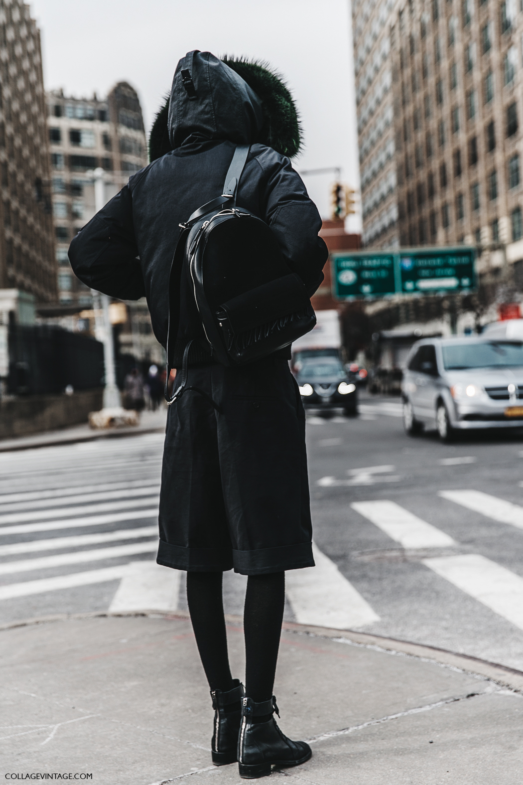 NYFW-New_York_Fashion_Week-Fall_Winter-17-Street_Style-Shorts-Bomber_Jacket-Black_Outfit-Backpack-1