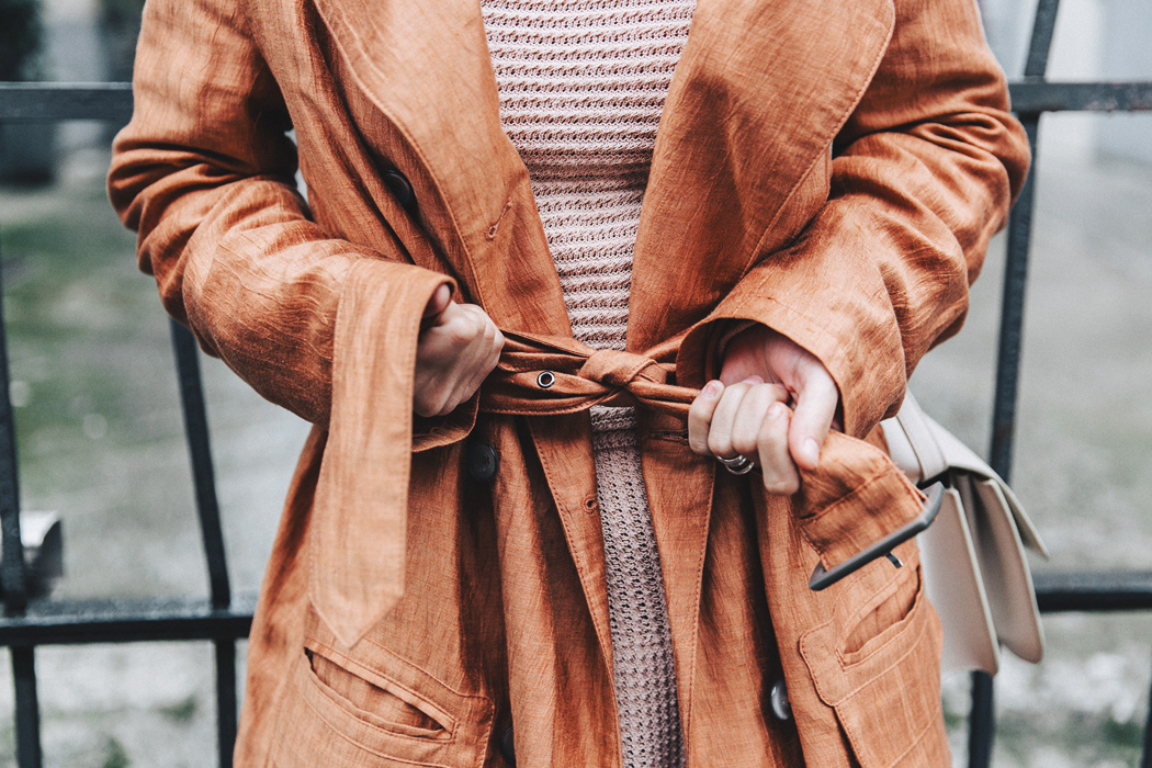 Armani-Trench_Coat-Pink_Dress-Chanel_Slingbacks-Celine_Box_Bag-Outfit-Milan_Fashion_Week-Street_Style-24