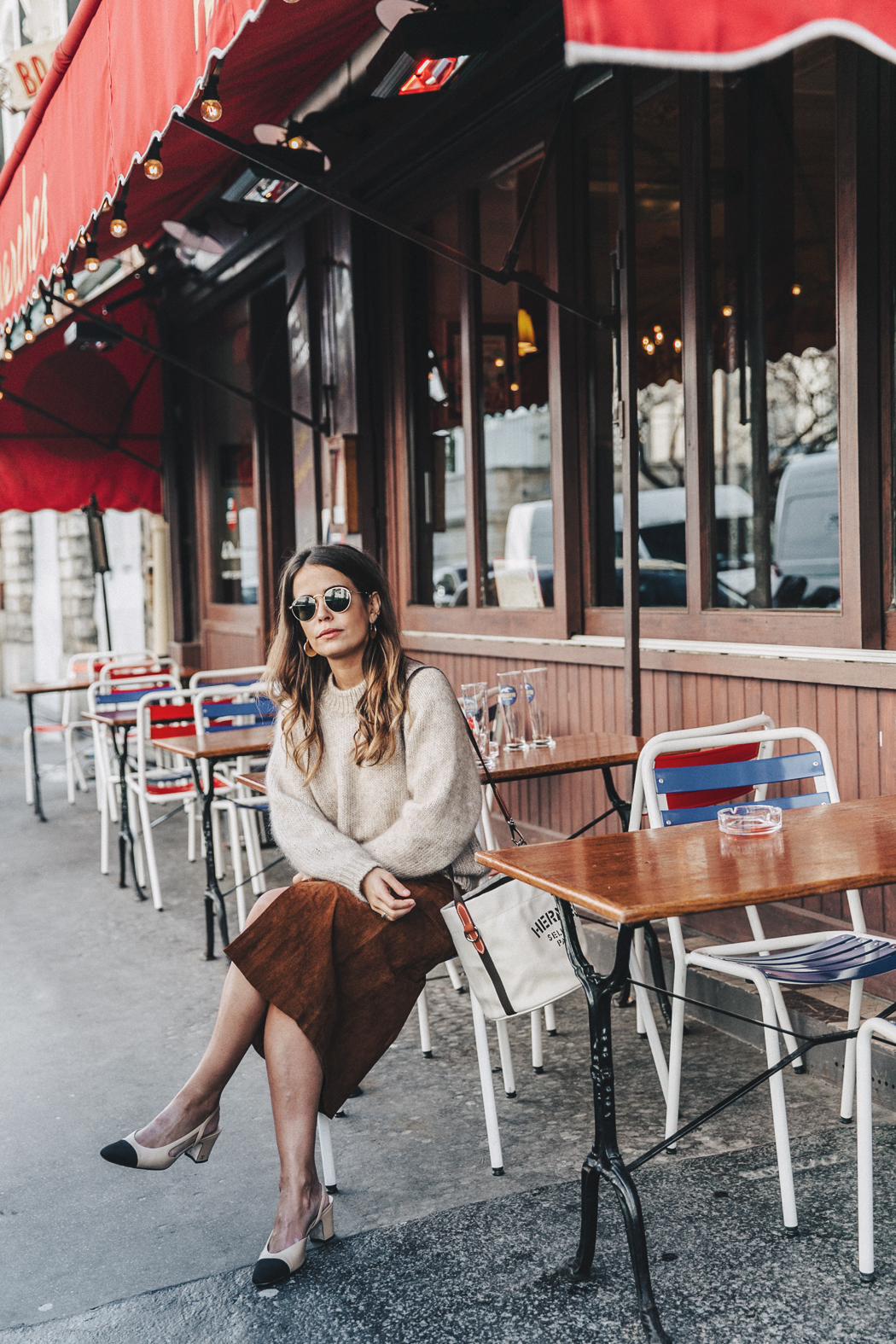 Vestiaire_Collective-Suede_Skirt-MIdi_Skirt-Hermes_Canvas_Bag-Chanel_Slingbacks-Outfit-Street_Style-28