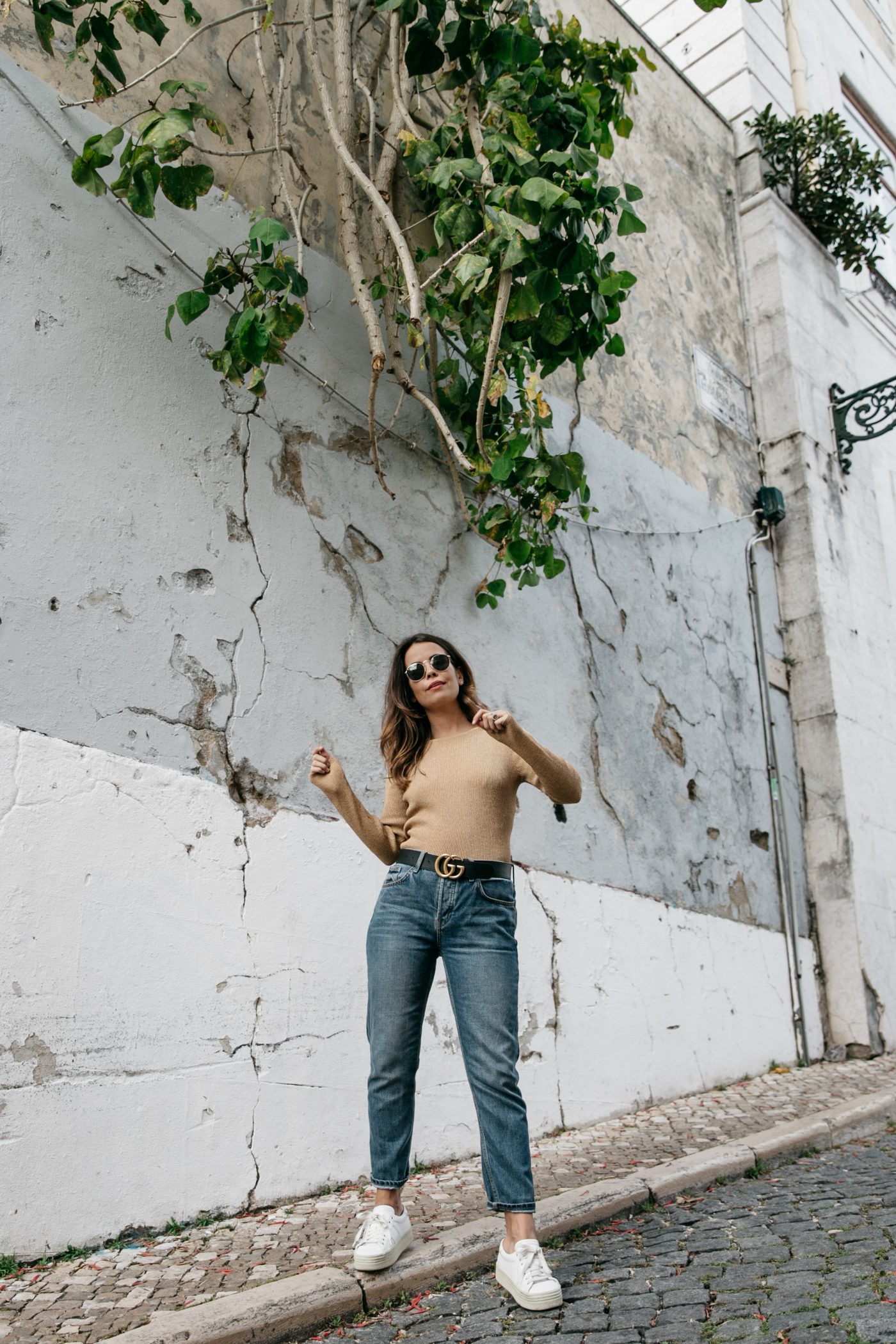 Metallic_Sweater-Cameo_The_Label-Melie-Lisboa-Denim-Topshop-Gucci_Belt-Saint_Laurent_Sneakers-Outfit-Street_Style-31