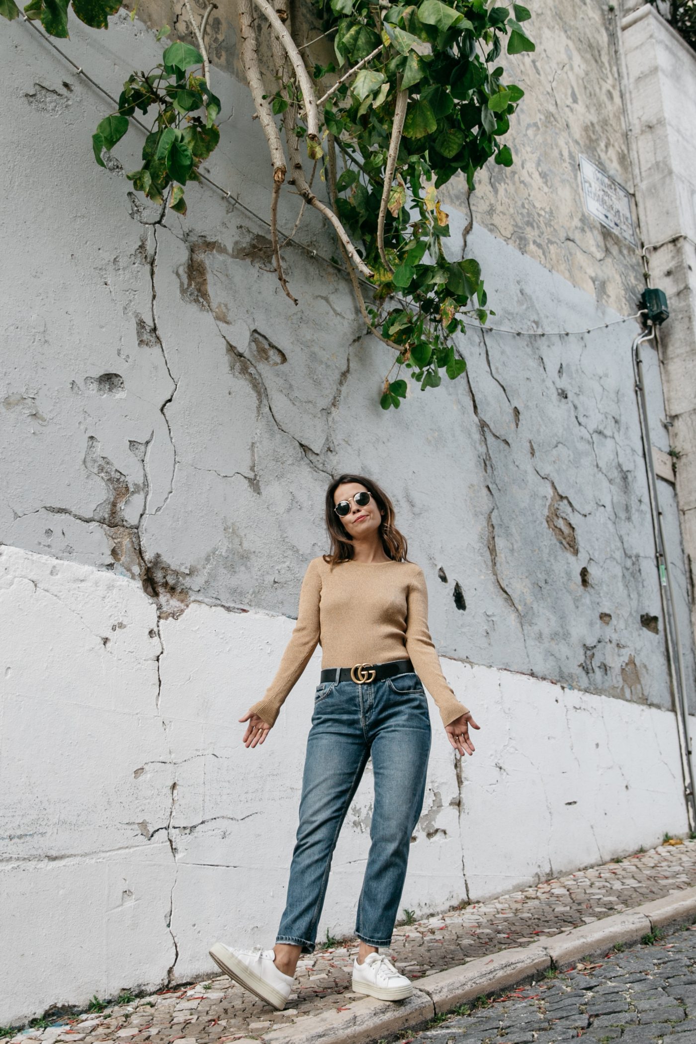 Metallic_Sweater-Cameo_The_Label-Melie-Lisboa-Denim-Topshop-Gucci_Belt-Saint_Laurent_Sneakers-Outfit-Street_Style-34