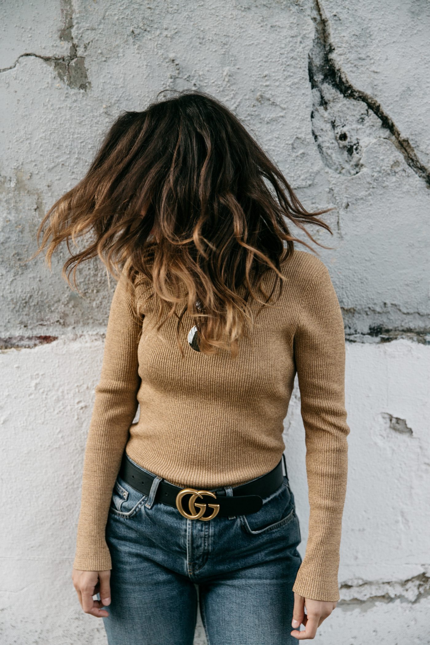 Metallic_Sweater-Cameo_The_Label-Melie-Lisboa-Denim-Topshop-Gucci_Belt-Saint_Laurent_Sneakers-Outfit-Street_Style-55