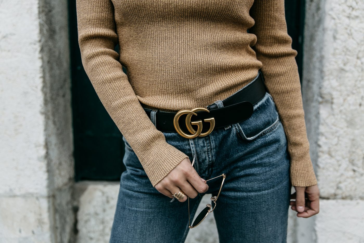 Metallic_Sweater-Cameo_The_Label-Melie-Lisboa-Denim-Topshop-Gucci_Belt-Saint_Laurent_Sneakers-Outfit-Street_Style-69