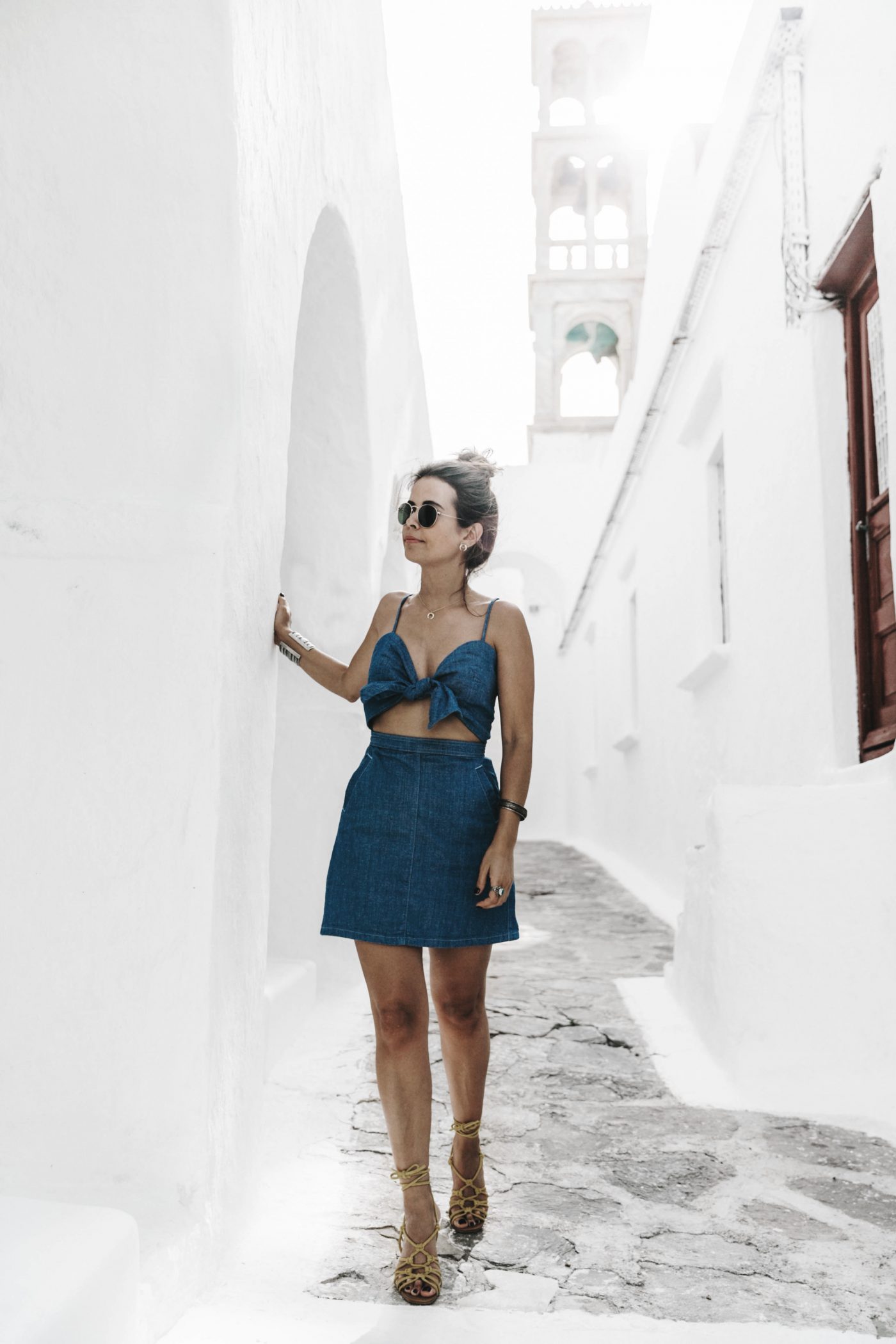 Topshop_Festival-Denim_Cut_Out_Dress-Yellow_Sandals-Outfit-Topknot-Mikonos-Street_Style-87